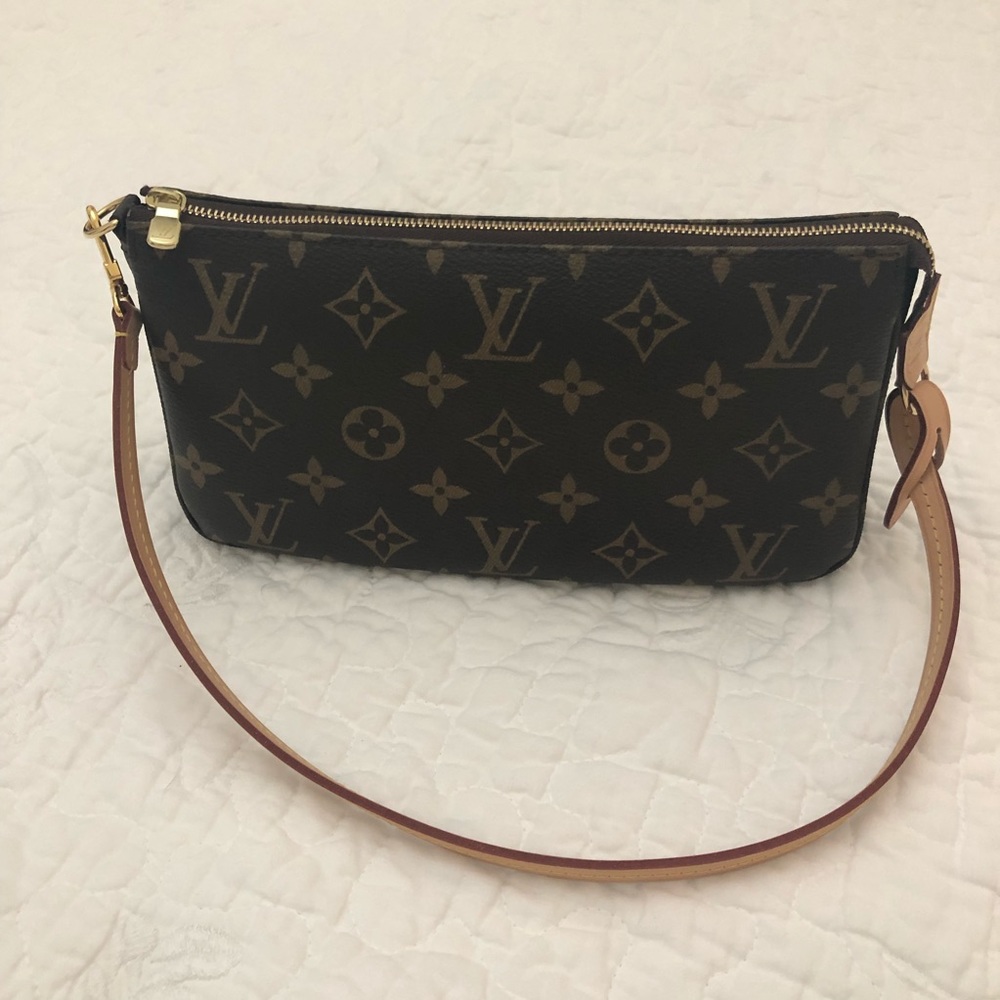 Louis Vuitton Pochette accessories